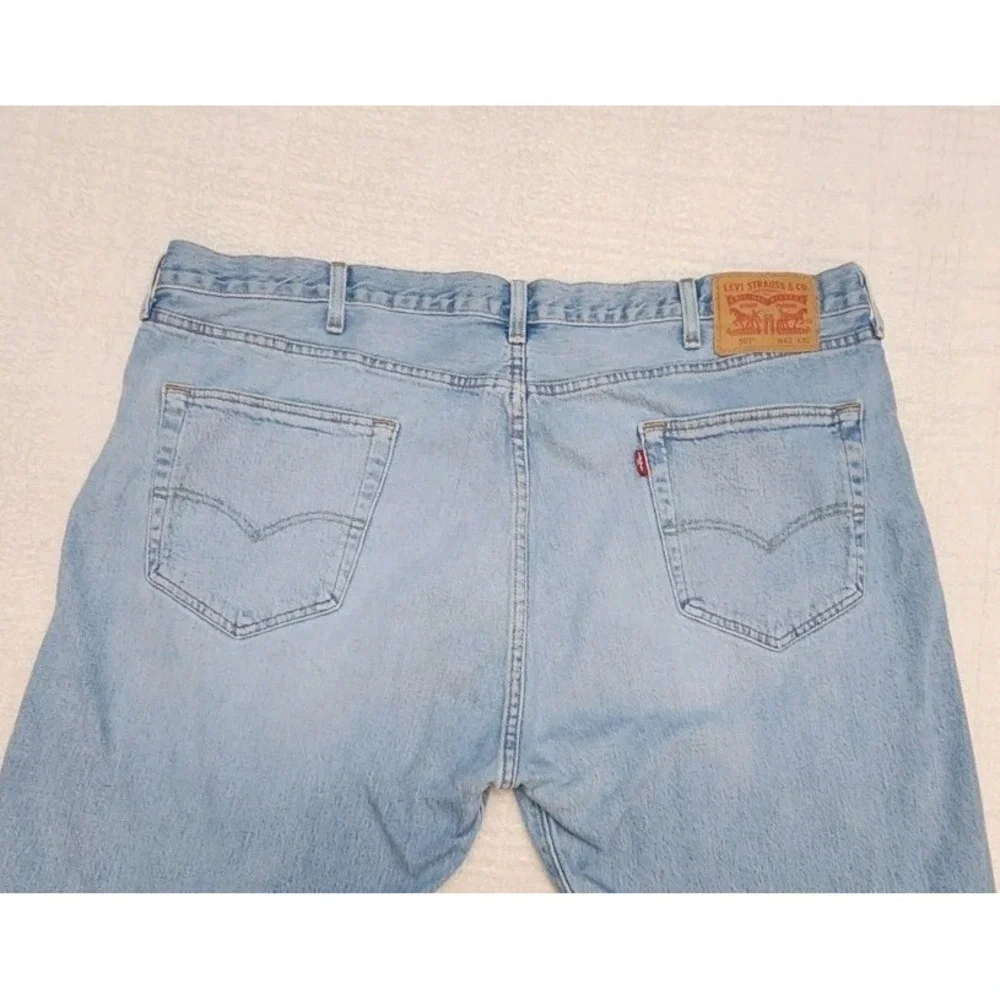 Levi's Men's Size 42x32 501 Jeans Medium Wash Button Fly 100% Cotton Classic